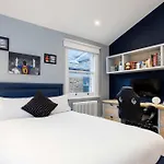 Veeve - A Vision In Blue